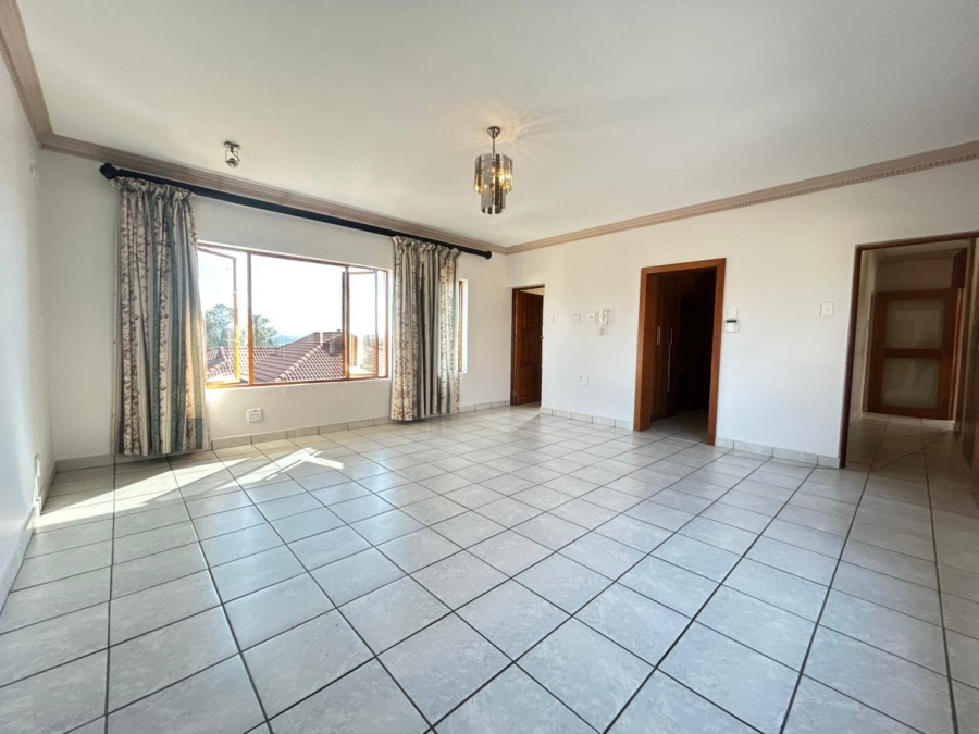 5 Bedroom Property for Sale in Birdwood Estate North West